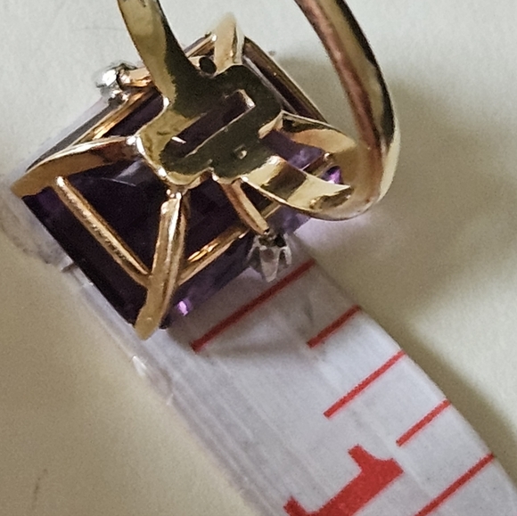 Beautiful Vintage 14K Amethyst Diamond Ring - Picture 12 of 13